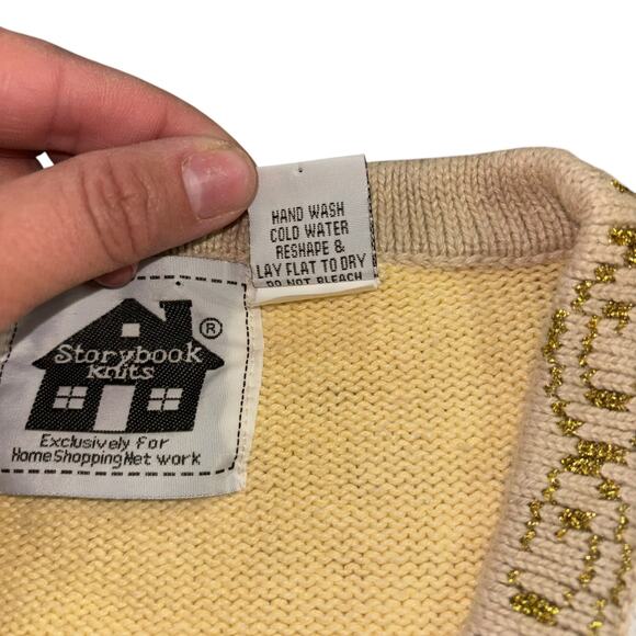 Father Christmas Holiday Butter Yellow Sweater Womens S Embroidered Art To Wear - Picture 7 of 10